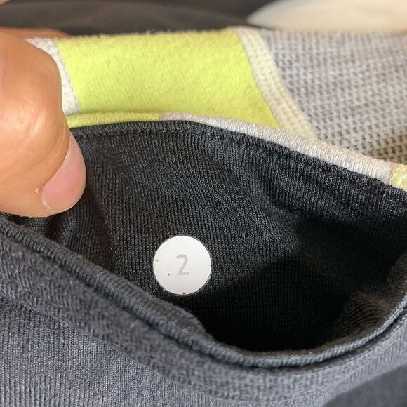 Lululemon Wunder Under Crop *Reversible Size 2 - Picture 4 of 14